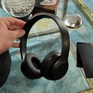 Beats Solo 3 all black practically brand only worn a handful of times